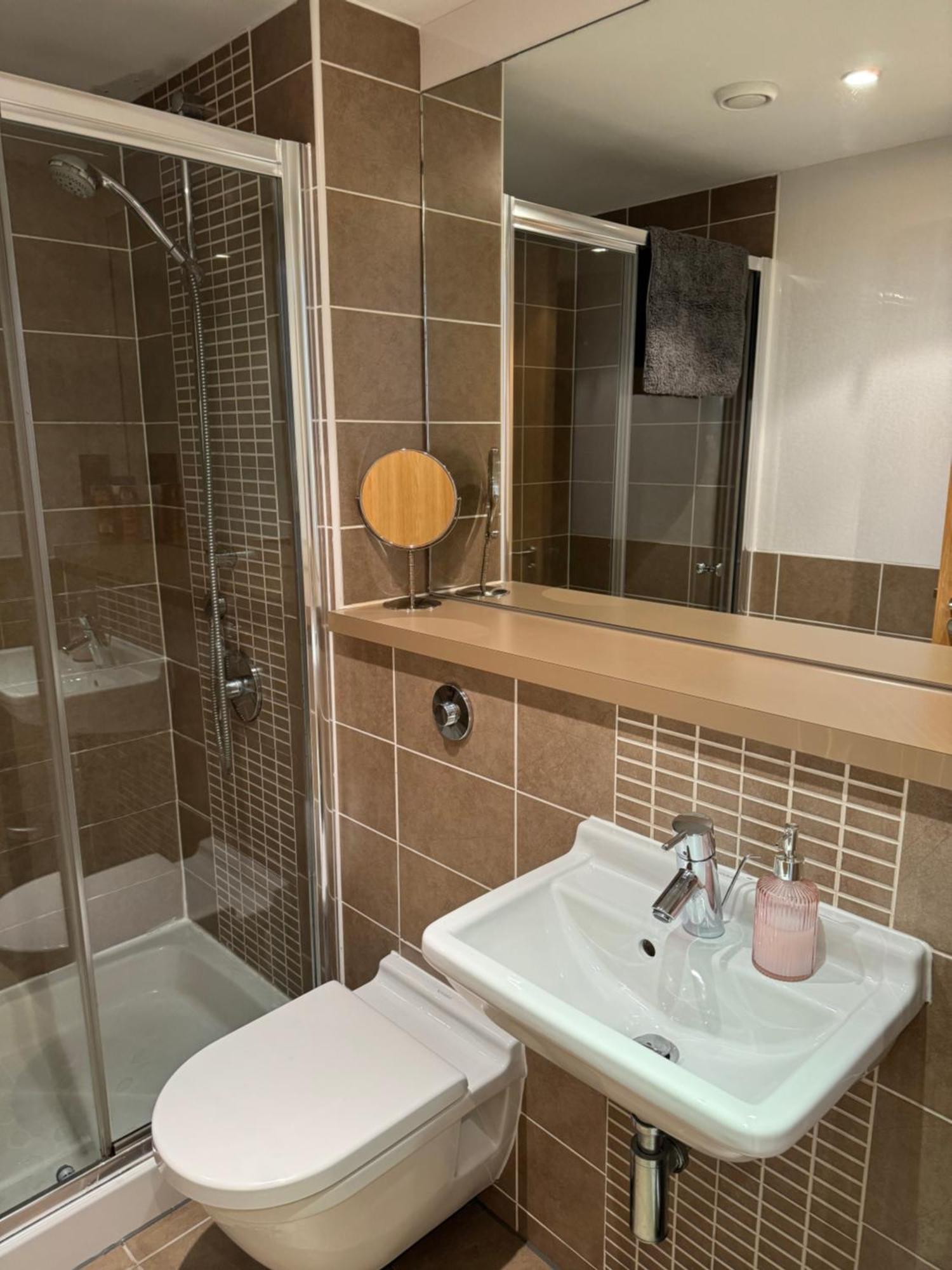 Merchant City Luxury 2 Bedroom Apartment With Secure Parking Available On Request غلاسغو المظهر الخارجي الصورة